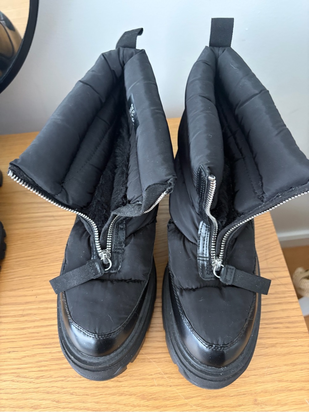 Black Quilted Front-Zip Platform Boots - Picture 4 of 5
